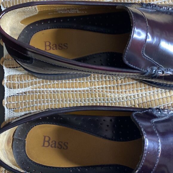 EUC Bass dark brown loafers . Size 11 - Picture 4 of 4